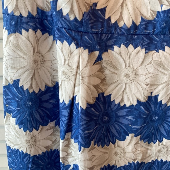 Talbots Sleeveless Dress Size 12 Blue/White Sunflower Pattern - Picture 4 of 7